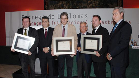 Los premiados junto a Joaquim Llena, Rafael Ansón y Jordi Garcia Los premiados junto a Joaquim Llena, Rafael Ansón y Jordi Garcia