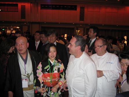 Hiroyoshi Ishida (Mibu), Ferran Adrià y Juan Mari Arzak en Tokio Taste Hiroyoshi Ishida (Mibu), Ferran Adrià y Juan Mari Arzak en Tokio Taste