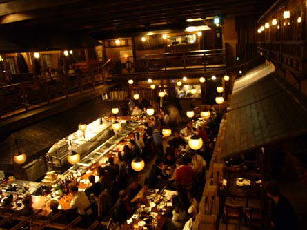 La comida es un hecho cultural en Japón. Este restaurante inspiró a Quentin Tarantino al realizar la película "Kill Bill" La comida es un hecho cultural en Japón. Este restaurante inspiró a Quentin Tarantino al realizar la película "Kill Bill"