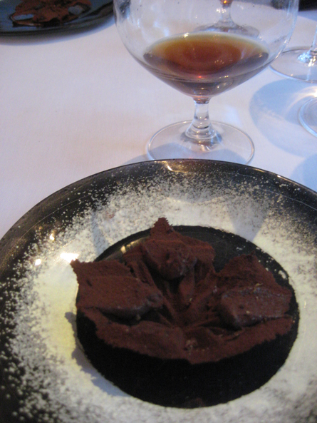 Consomé de torcaz y hoja de cacao con jengibre Consomé de torcaz y hoja de cacao con jengibre