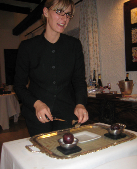 La camarera con la fruta de la pasión 