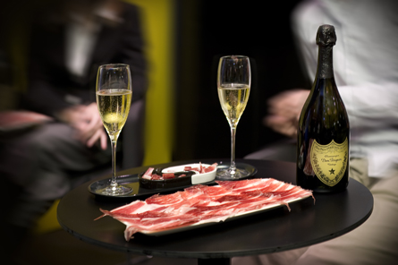 Champán y jamón, todo un lujo Champán y jamón, todo un lujo
