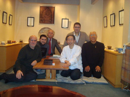 En un restaurante de tempuras acompañados por el gran Yukio Hattori En un restaurante de tempuras acompañados por el gran Yukio Hattori