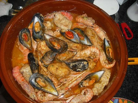 La 'zarzuela', uno de los platos más característicos de la Barceloneta 