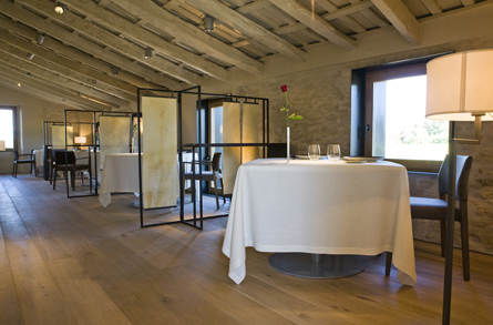 El nuevo comedor cuenta con cinco nuevas salas Can Jubany reabre sus puertas después de una remodelación espectacular – Pau Albornà 3