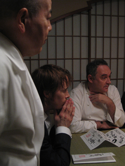 Hiroyoshi Ishida (Mibu), Grant Achatz (Alinea) y Ferran Adrià (elBulli), tres de los cocineros más influyentes del mundo, cada uno a su manera... Chicago, bien alineado. Michelin leaks y el cielo español falto de estrellas (again) 1