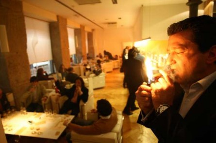 Una sobremesa en un Club de fumadores Adios al “Cuban way of life” (1) 0
