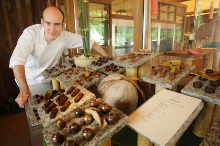 Enric Rovira es uno de los pasteleros más prestigiosos del mundo Enric Rovira colaborará con la cadena de resorts Six Senses 0