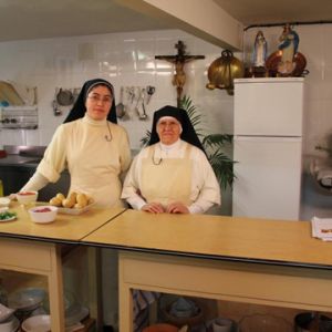 Sor Liliana y Sor Beatriz Dos monjas protagonizan “Divinos pucheros” en Canal Cocina 0