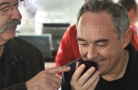 Subijana y Adrià disfrutaron de unas espléndidas "garotes" en el 75 aniversario del Hotel Terraza / Robin Townsend (Agencia EFE) Ferran Adrià apuesta por las tapas en el 75 aniversario del Hotel Terraza 0