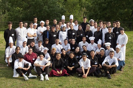 Los cocineros y camareros participantes La Escuela de Cambrils gana el VII Concurso de Jóvenes Cocineros y Camareros de Catalunya 0