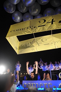 Un pastel volador... Comerç 24 cumple 10 años con una gran fiesta en el Hotel W 1