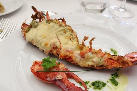 Bogavante Thermidor / Foto del blog "Recetas de mon" Fundación Alicia y Món Sant Benet recrean un menú de 1900 en las “Noches modernistas de verano” 3