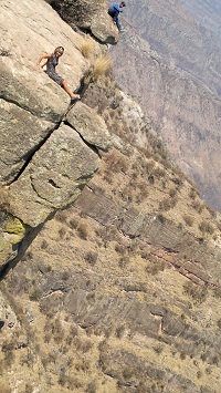 La “piedra volada”, en equilibrio sobre el abismo Pasíon mexicana 2