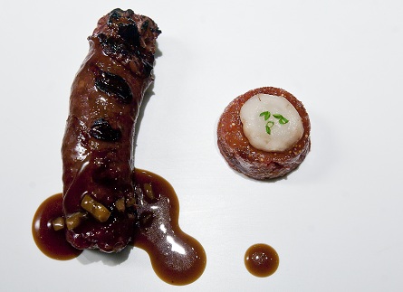 Buey Dray Aged con salsa bordelesa, tendones, tuétano, cresta e higos. A propósito de Can Fabes (1) 3
