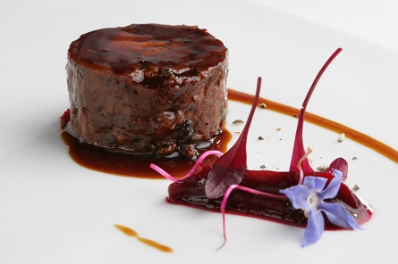 Lièvre à la royale con vino de Borgoña y remolacha. Temporada Alta para la «Lièvre à la Royale» en El Celler de Can Roca 0