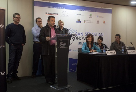 Cocineros e instituciones en la rueda de prensa / Luis Michelena Se presenta la edición más internacional San Sebastián Gastronomika 0