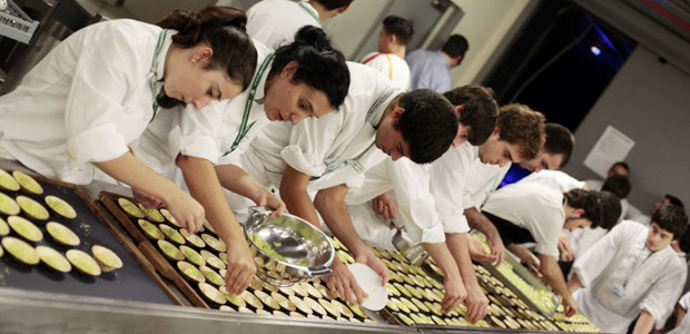 La frentética preparación de las degustaciones en directo... El Festival de Gastronomía de San Sebastián 2