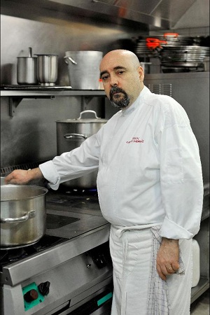El restaurante Fogón, del español Alberto Herráiz, pierde su única estrella. Francia gana un nuevo 3 estrellas pero sigue lejos de Japón 3