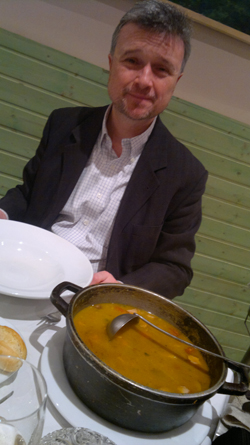 Juanma ante el sancocho de El Colmado De Christian Escribà a Madrid Fusión 2