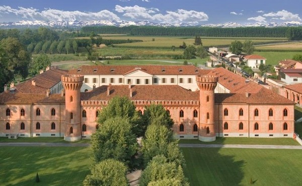 Universidad de Ciencias Gastronómicas, Pollenzo (Cuneo). Los licenciados en la Universidad de Ciencias Gastronómicas de Italia encuentran trabajo de inmediato 0