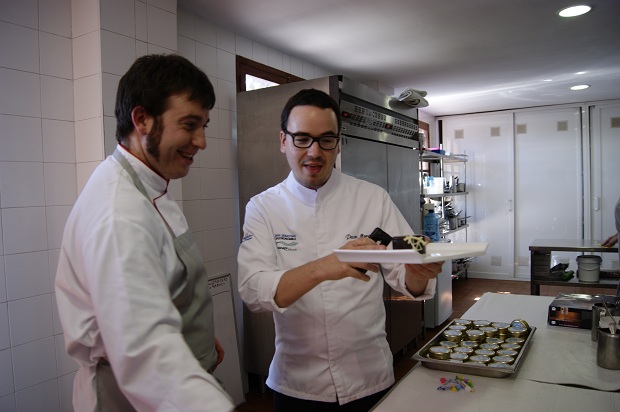 Paco Morales en el pase del primer día del Palacete de la Seda. Paco Morales desembarca en Murcia 2