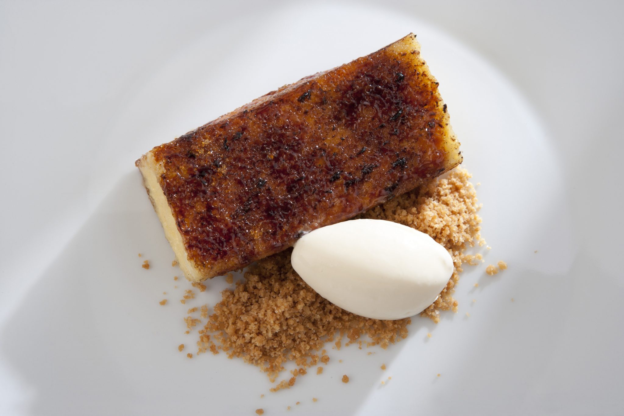 torrija caramelizada con helado