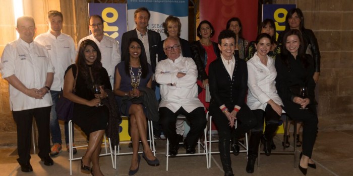 cena mujeres makro 5