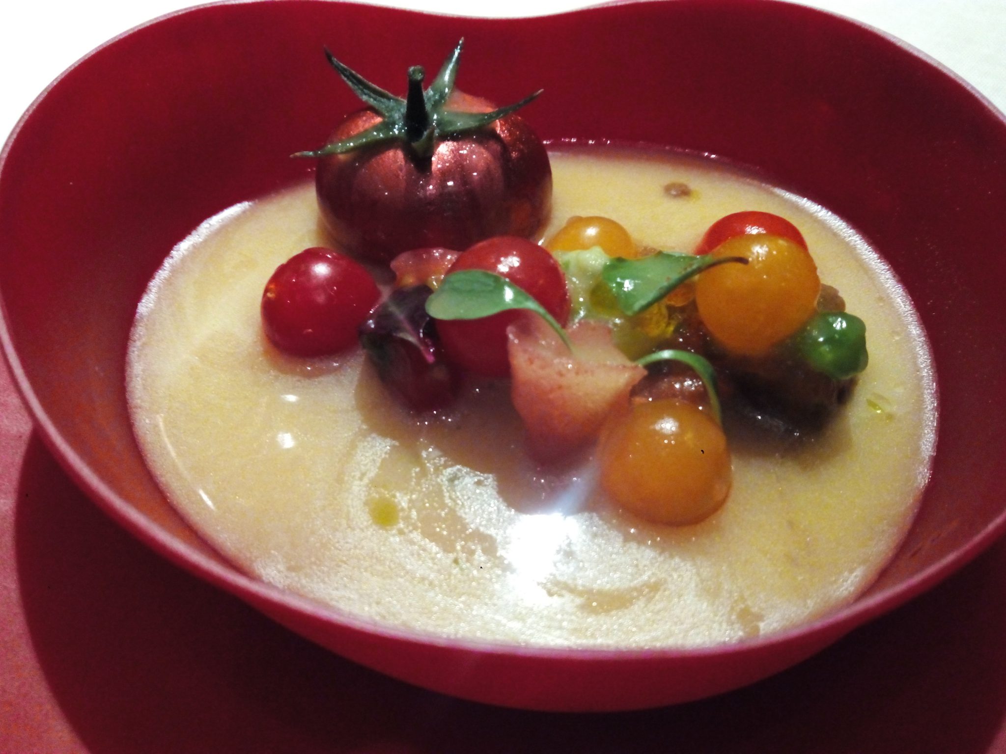 Gazpacho amarillo y tomate nitro- Dani García- (Foto: Pilar Salas)