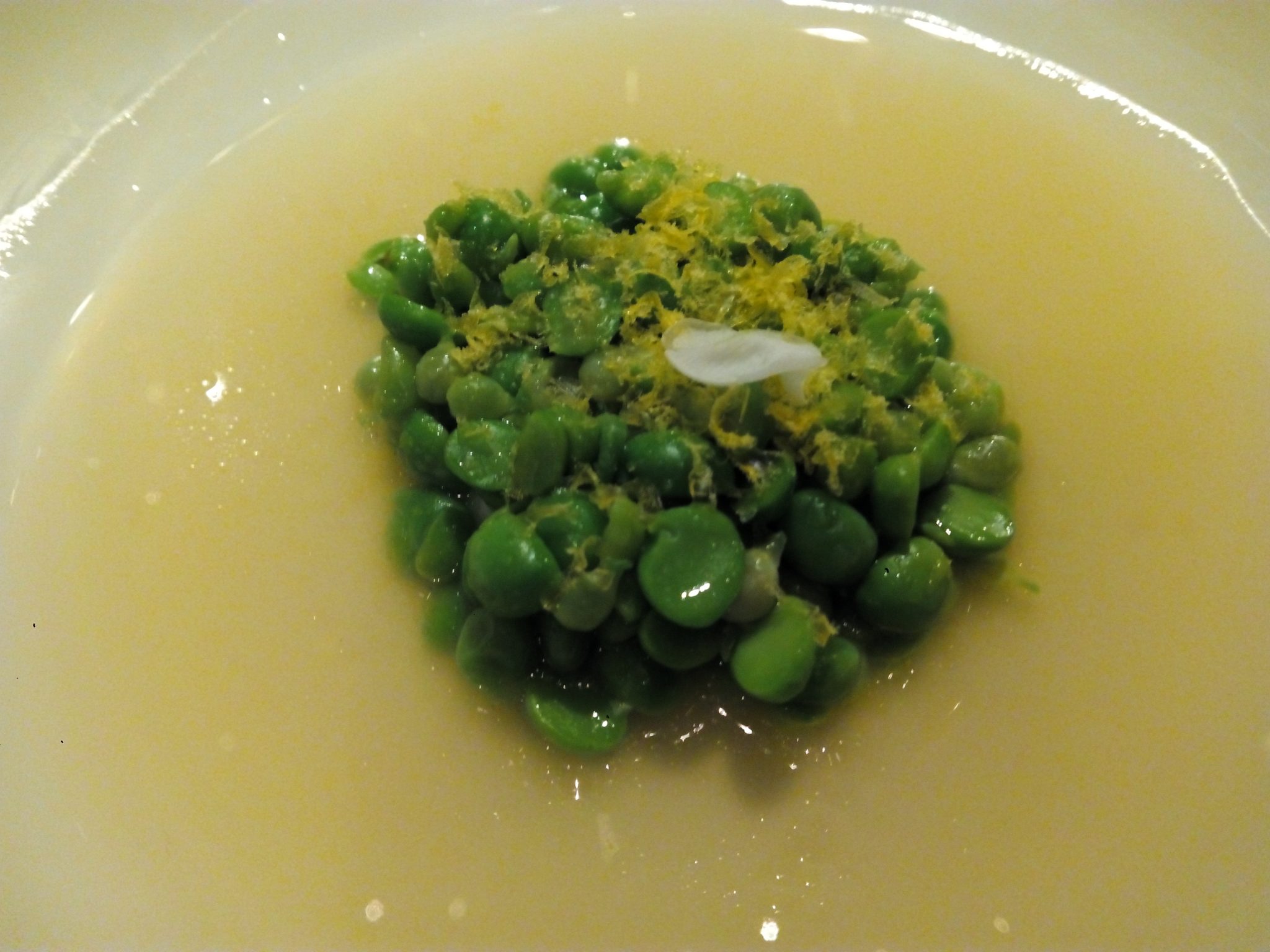 Guisantes, ajo, yogur- Humm- (Foto: Pilar Salas)