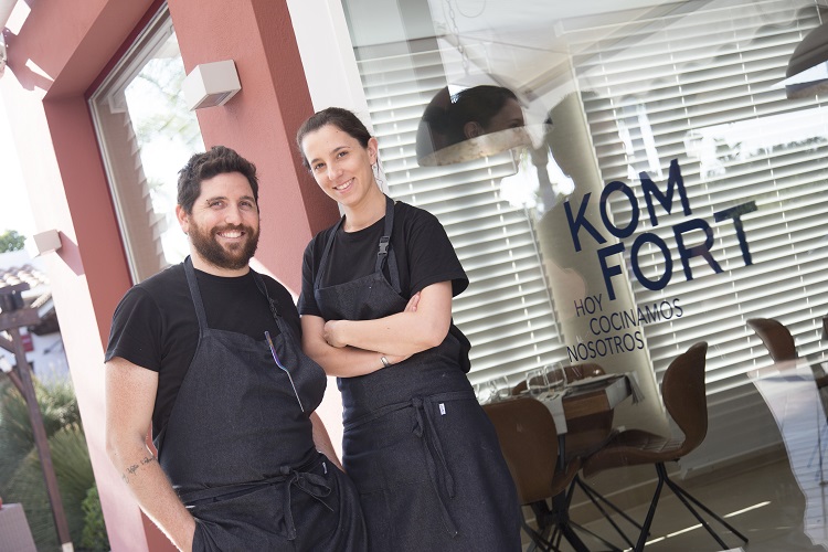 Germán Carrizo y Carito Lorenço. Komfort. Calpe. Foto Komfort