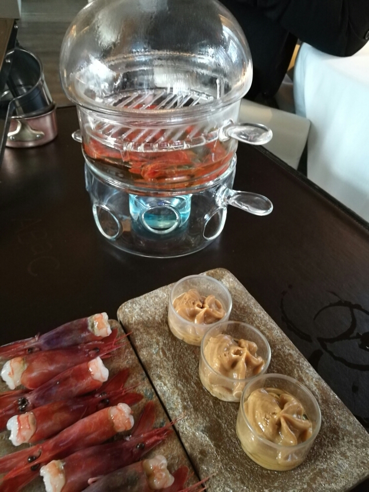 Infococionador en marcha. Baba de cacahuetes embebido de corales tibios de gamba con nabicol al aceite de oliva