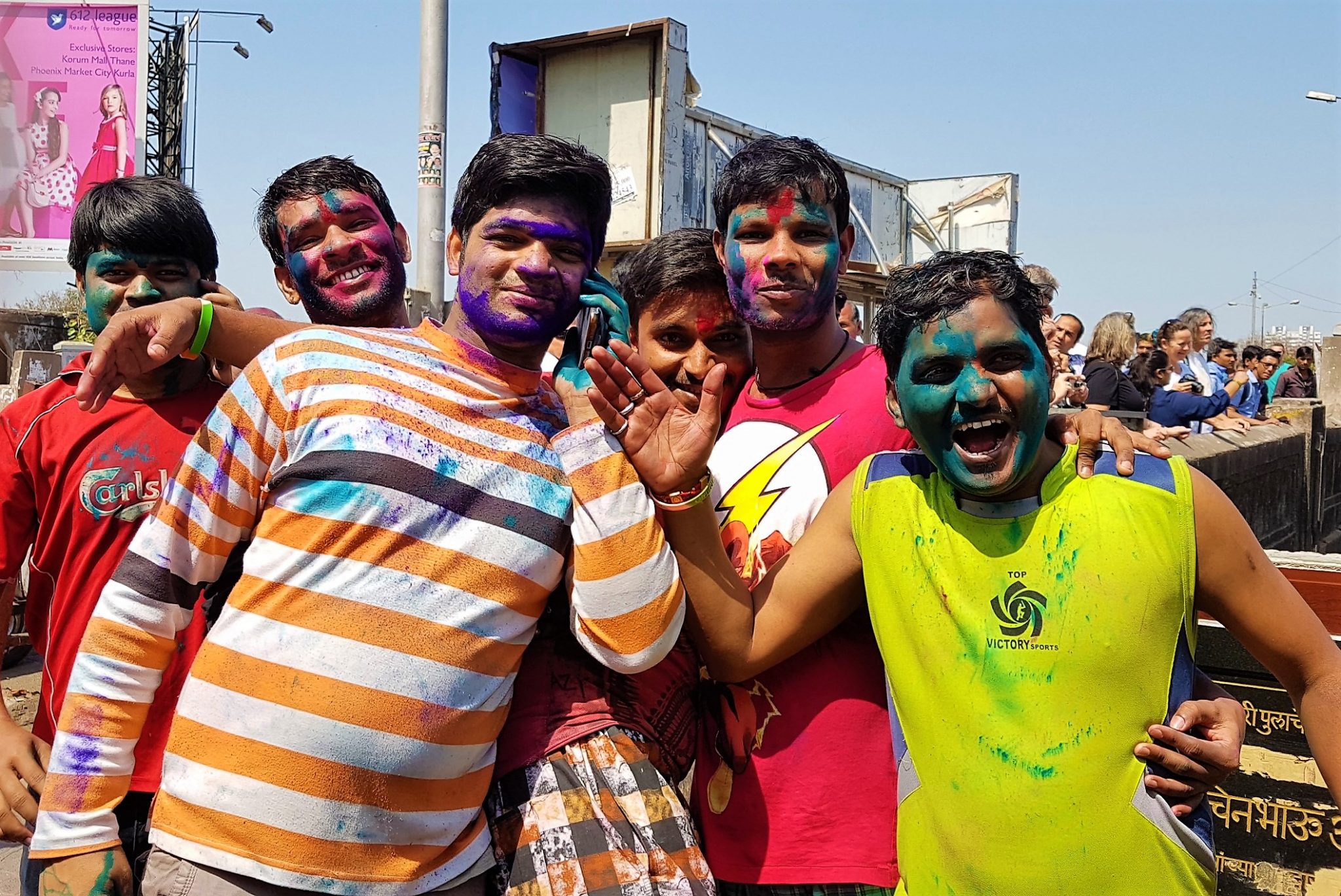 Celebrando el Holi. Mumbai. India. Foto: Xavier Agulló.