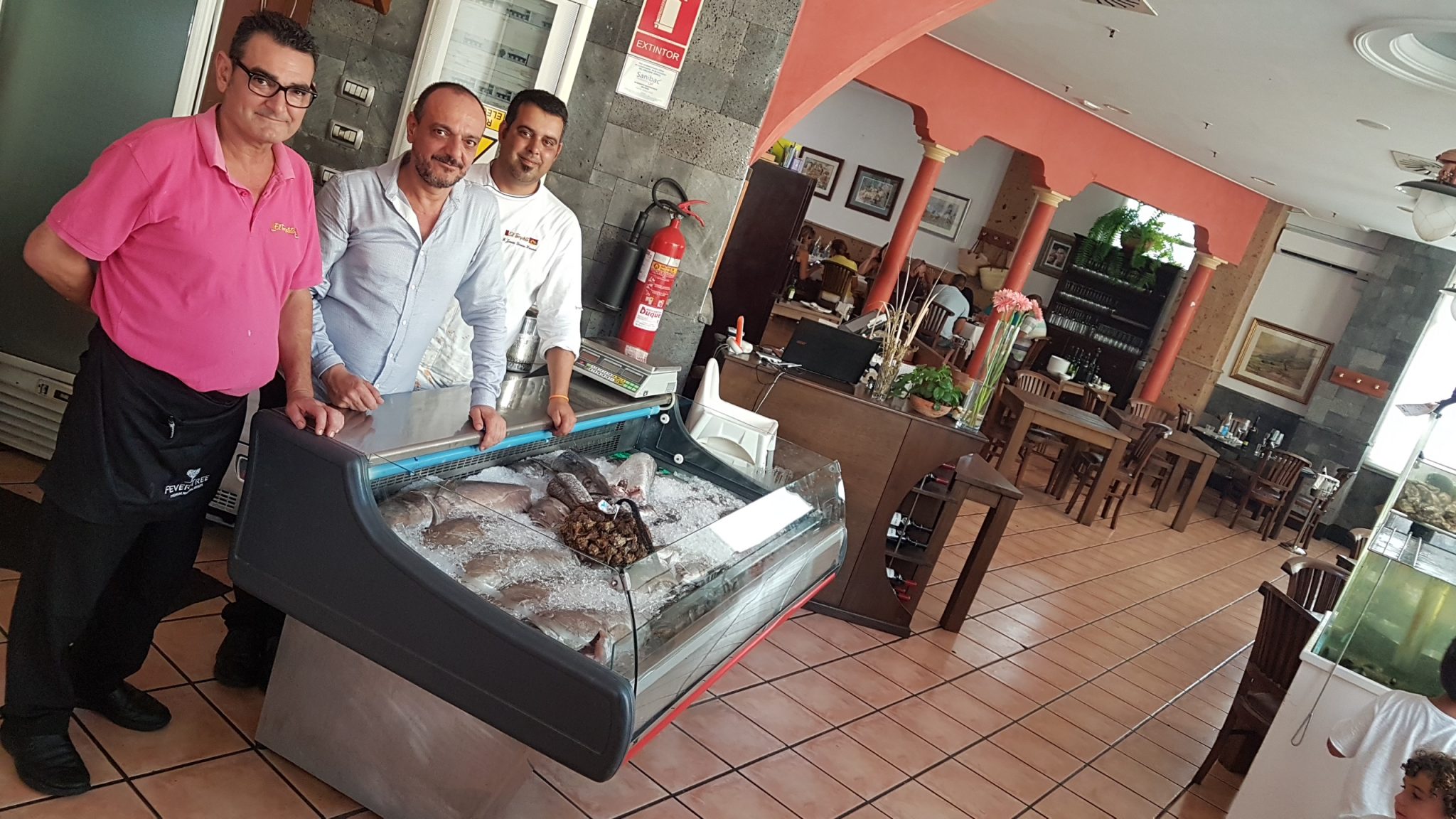 Los hermanos Barrera y Javier Darias. El templete. El Médano. Tenerife. Islas Canarias. Fotos: Xavier Agulló.