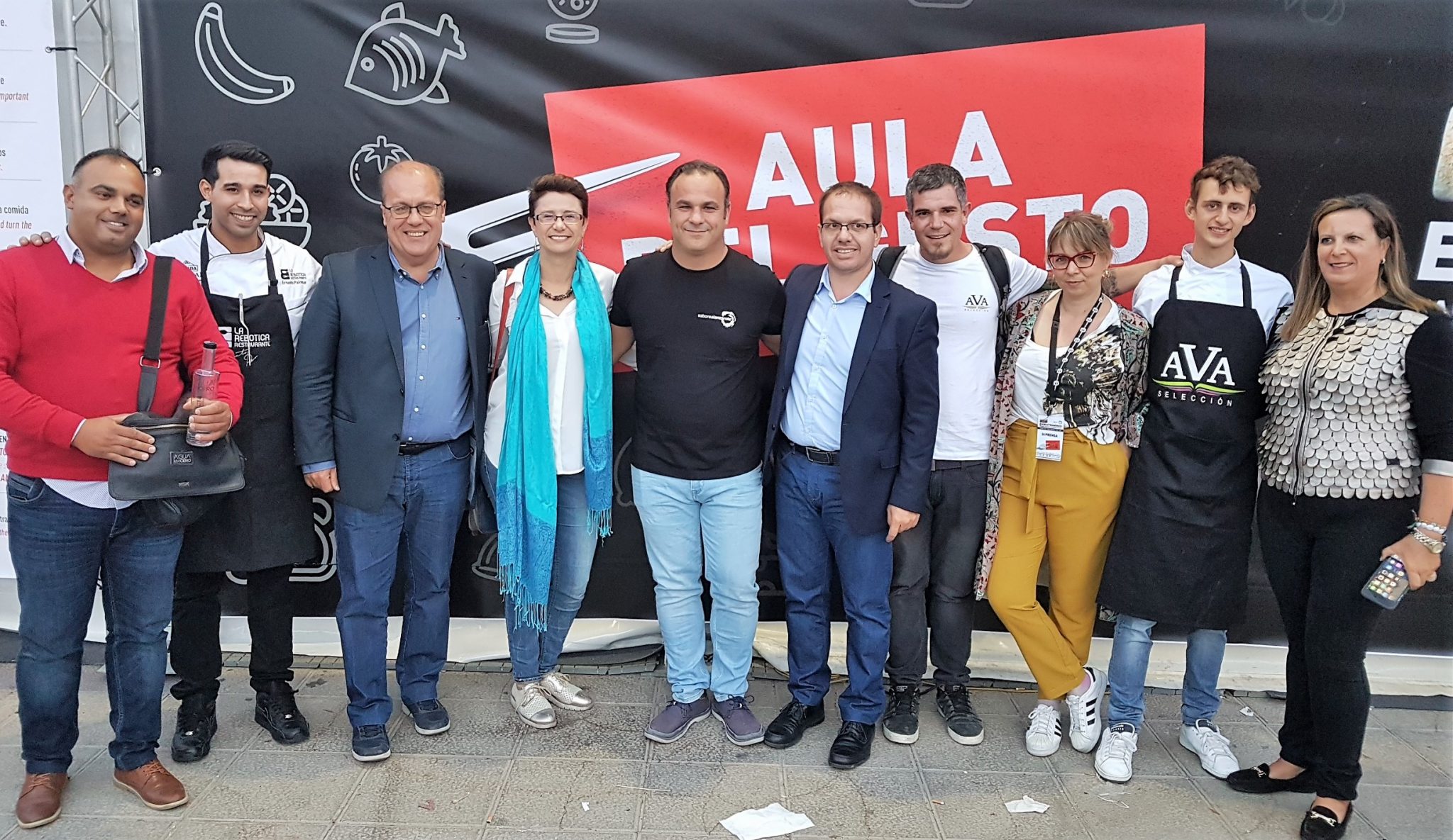 Ángel León con la "Saborea Lanzarote people". Saborea Lanzarote 17. Teguise. Lanzarote. Foto: Xavier Agulló.