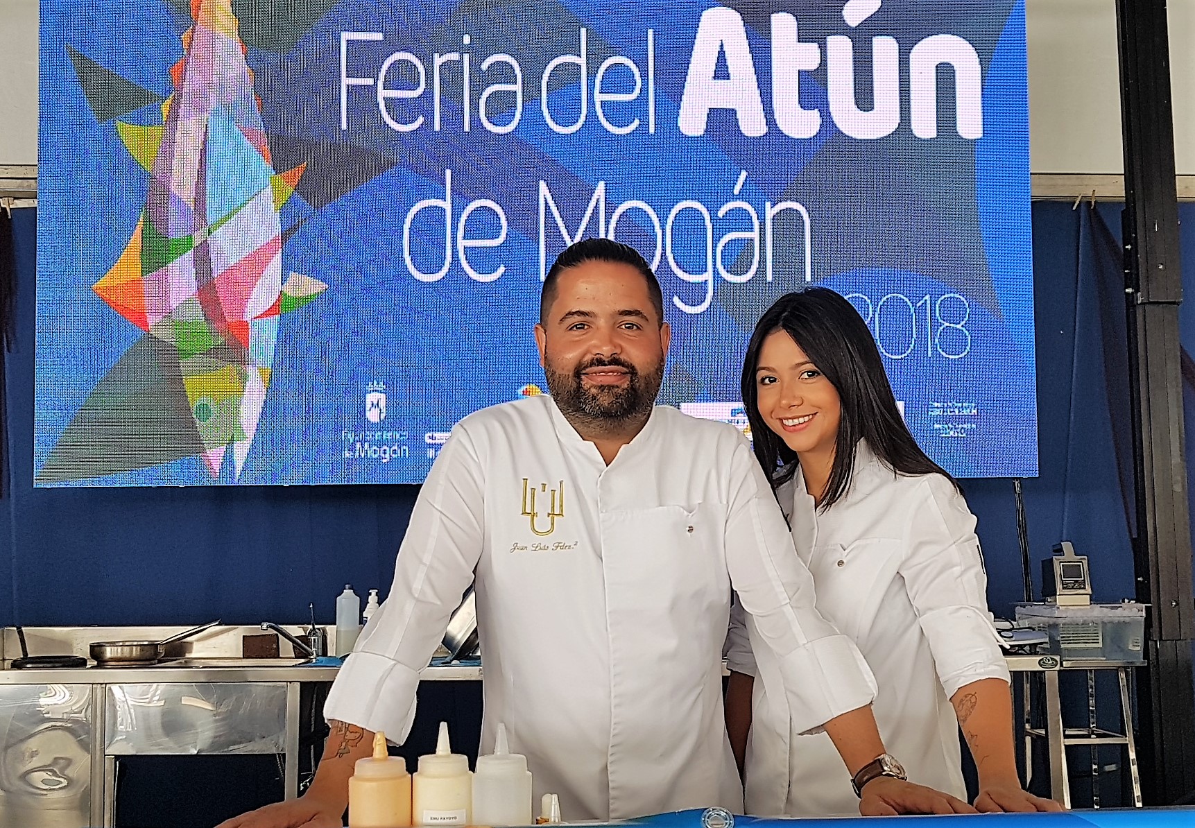 Juanlu Fernández y Dolce Suárez, del restauirante Lu. II Feria del Atún de Mogán. Arguineguín. Gran Canaria. Foto: Xavier Agulló.