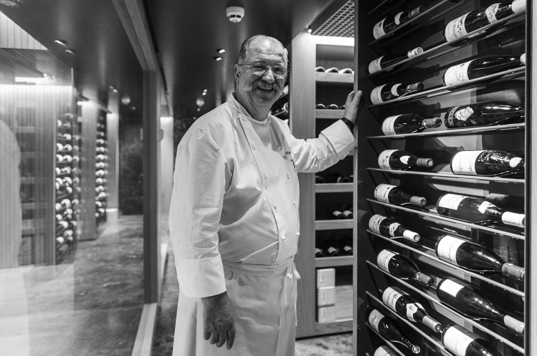 Pedro Subijana en la bodega de Akelarre. 2017. Foto: Juantxo Egaña