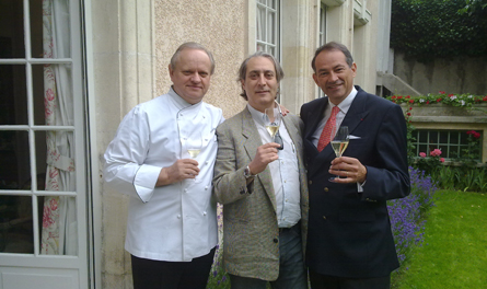 Joël Robuchon (izquierda) con Xavier Agulló y Bruno Paillard.