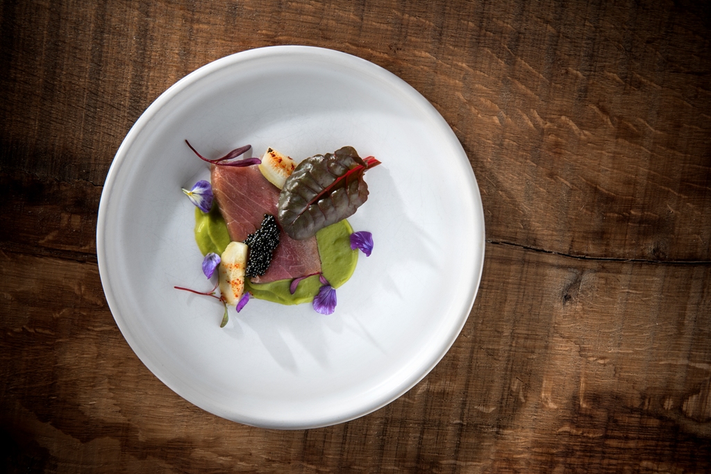 Pastrami de Cimarrón del Cantábrico, curry verde y limón confitado