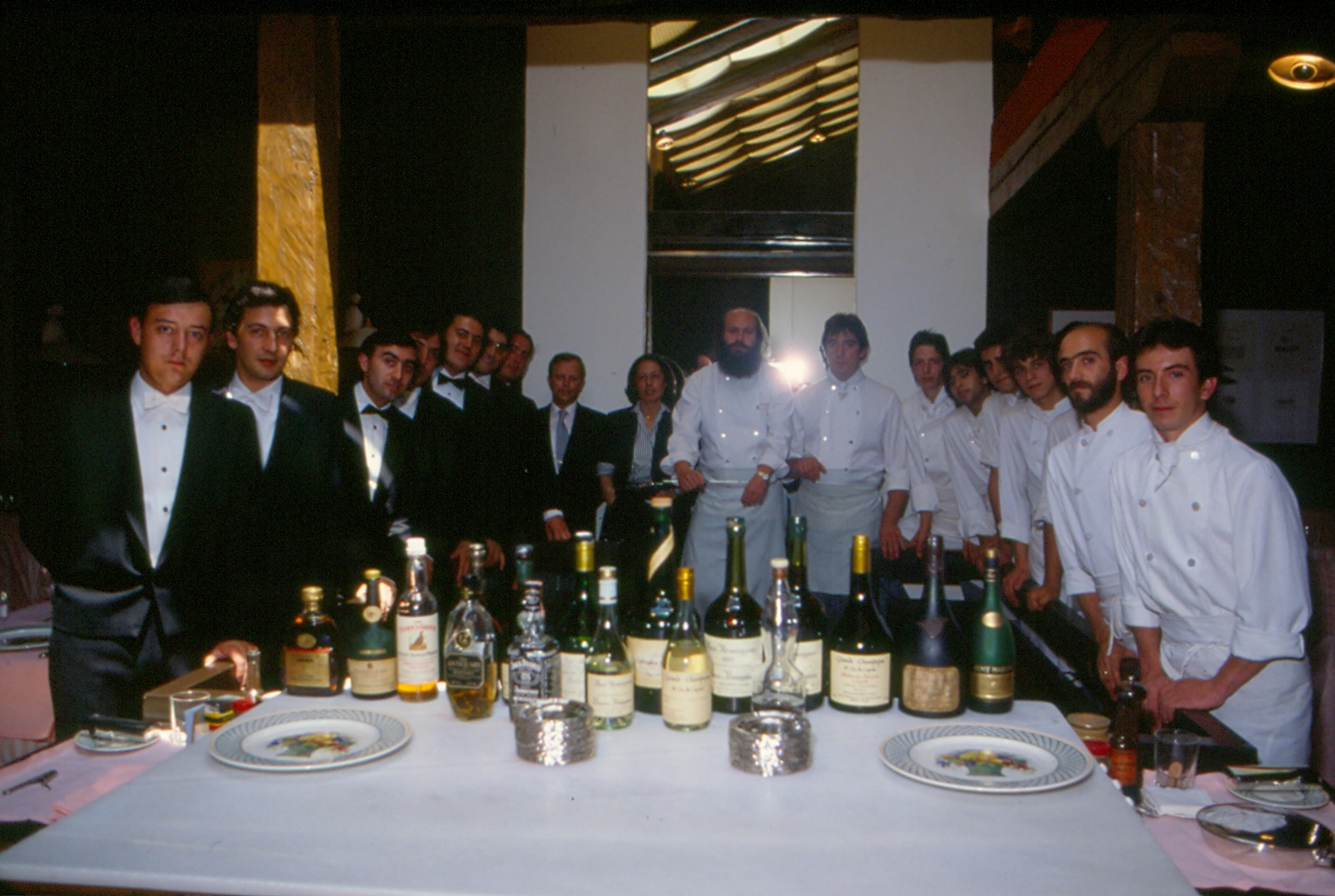 Brigada de sala y cocina de El Ampro. Foto: Grupo Gourmets