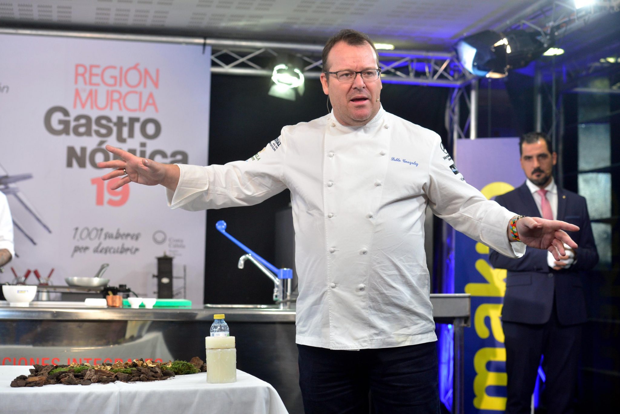 Pablo González (Cabaña Buenavista) compartó ponencia con Jesús López, el jeje de sala del restaurante (al fondo en la imagen)