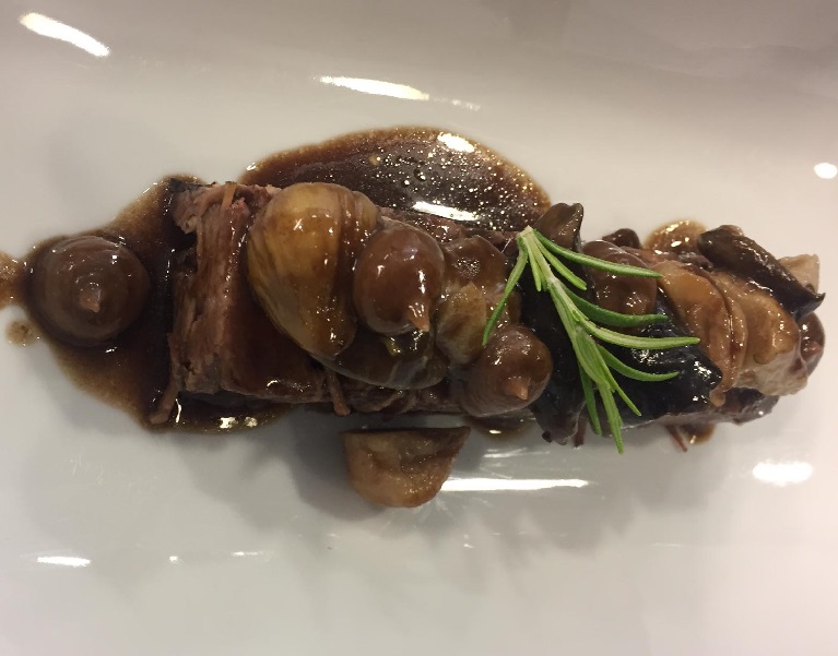 Terrina de melóso de ternera con castañas y mucosa (llanega)