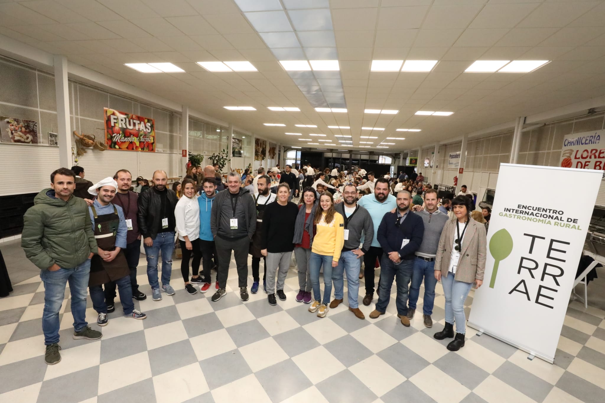 Alejandro Hernández (segundo por la izquierda), con algunos de los chefs que han disfrutado de la comida popular. Zafra