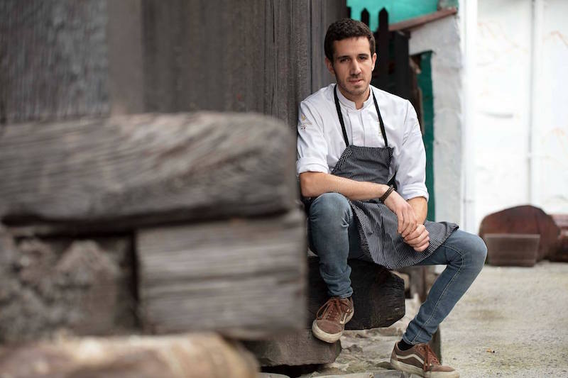 El chef Xune Andrade en su restaurante Monte
