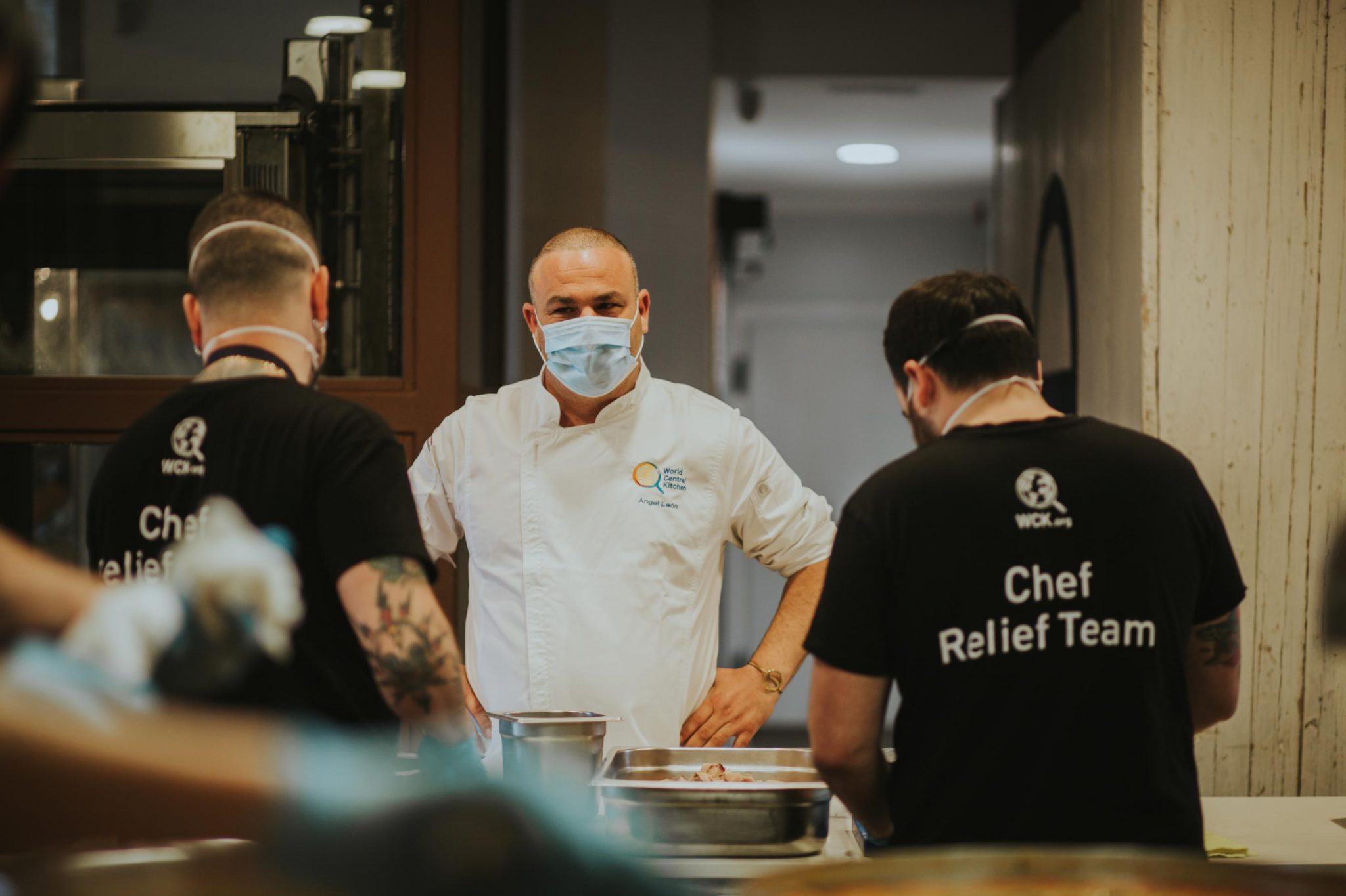 Ángel León, a los mandos de World Central Kitchen Cádiz