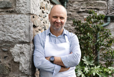 Simon Rogan de L'Enclume de Cartmel, con tres estrellas Michelin