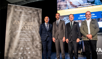 El jefe de gobierno de Andorra, Xavier Espot; el ministro de Turismo y Telecomunicaciones, Jordi Torres, el cónsul menor del Comú de Escaldes-Engordany, Quim Dolsa, y Benjamín Lana, director general de Vocento Gastronomía inauguran el acto.