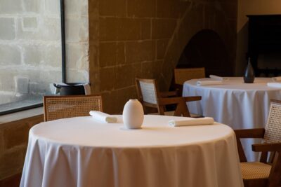 Detalle del comedor del restaurante Vandelvira