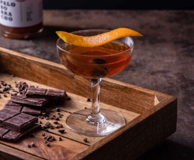 El Manhattan es un cóctel recomendado como aperitivo, ligeramente dulce y fuerte