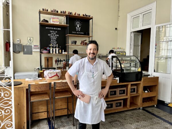 Emilio Macías en Nixtamal. Barranco, Lima.